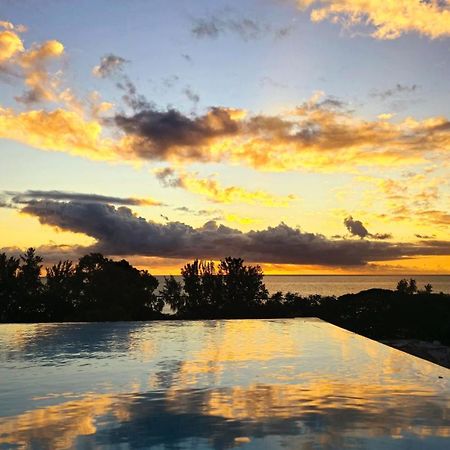 Luxury Penthouse With Infinity Pool & Stunning Sea View Lejlighed Flic-en-Flacq Eksteriør billede