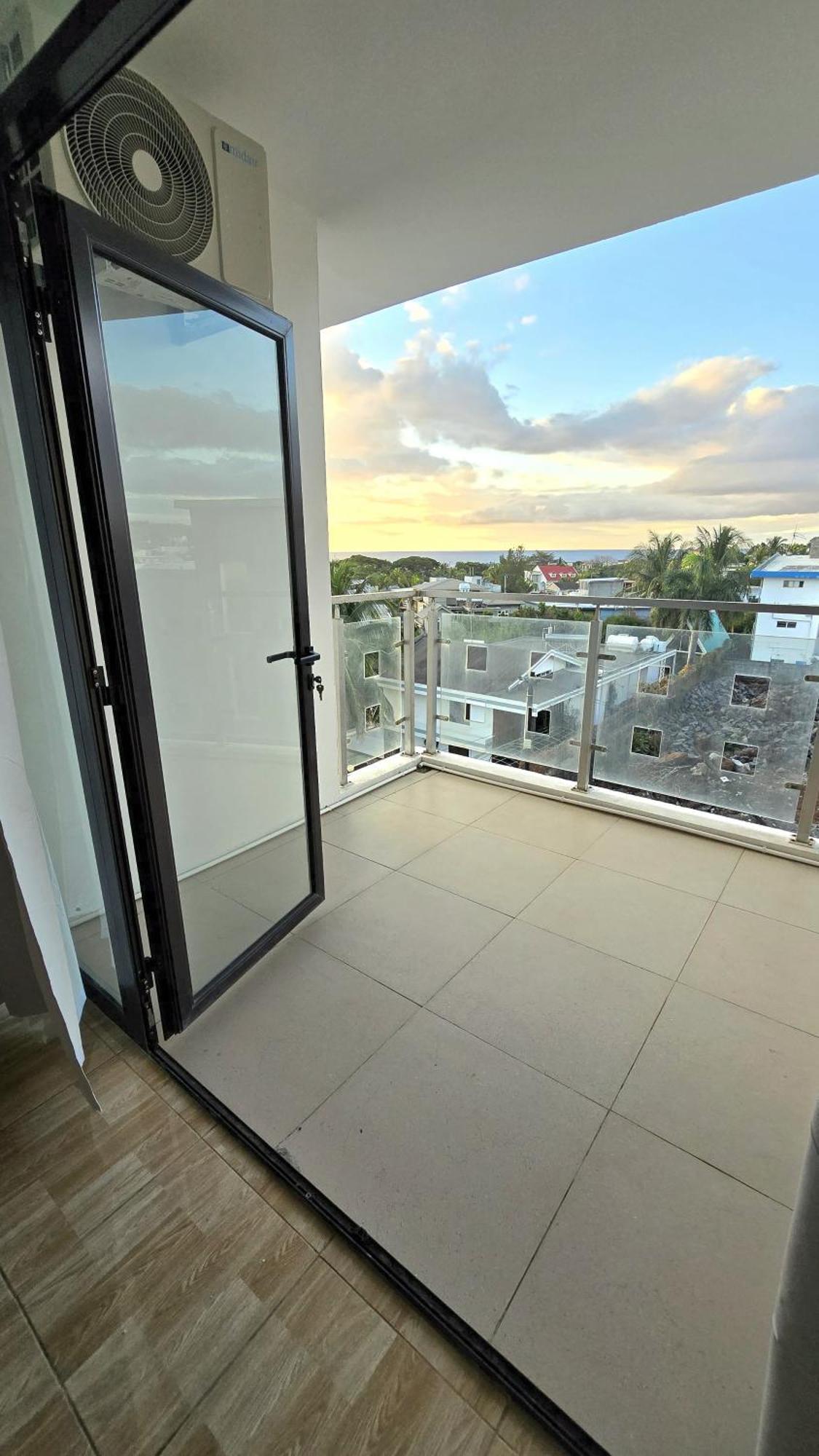 Luxury Penthouse With Infinity Pool & Stunning Sea View Lejlighed Flic-en-Flacq Eksteriør billede