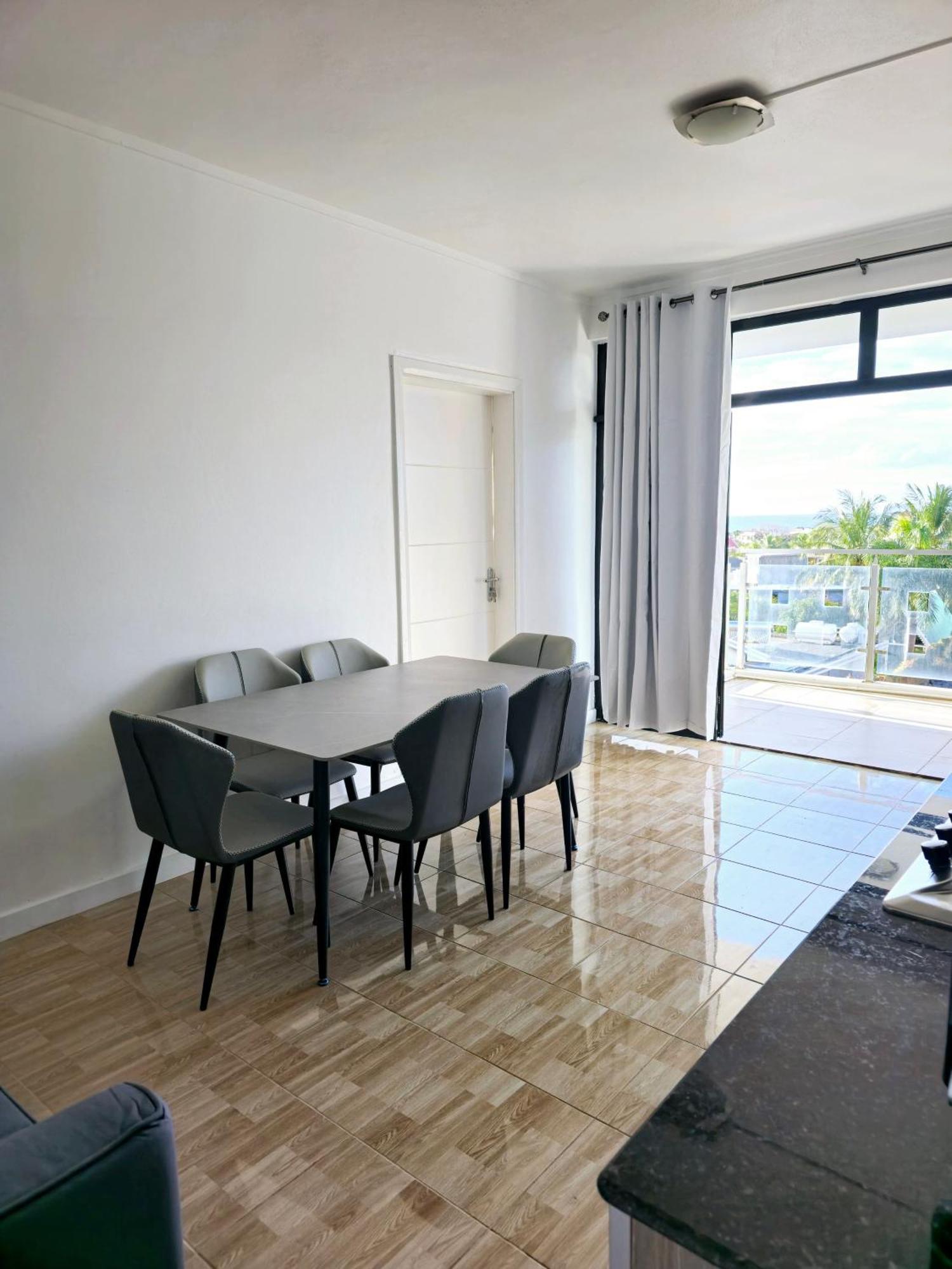 Luxury Penthouse With Infinity Pool & Stunning Sea View Lejlighed Flic-en-Flacq Eksteriør billede